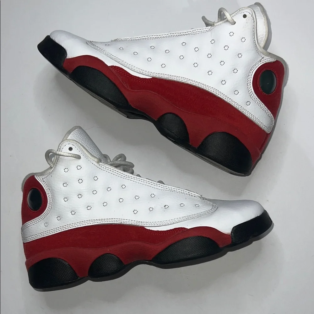 Kids size 6.5Y Jordan 13 Retro Chicago Cherry & White - Picture 1 of 11